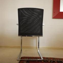 Freischwinger X15 Mit Armlehnen Sitz Leder Schwarz Rücken Gewebe Elastisch Schwarz Gestell Chrom Hochglanz