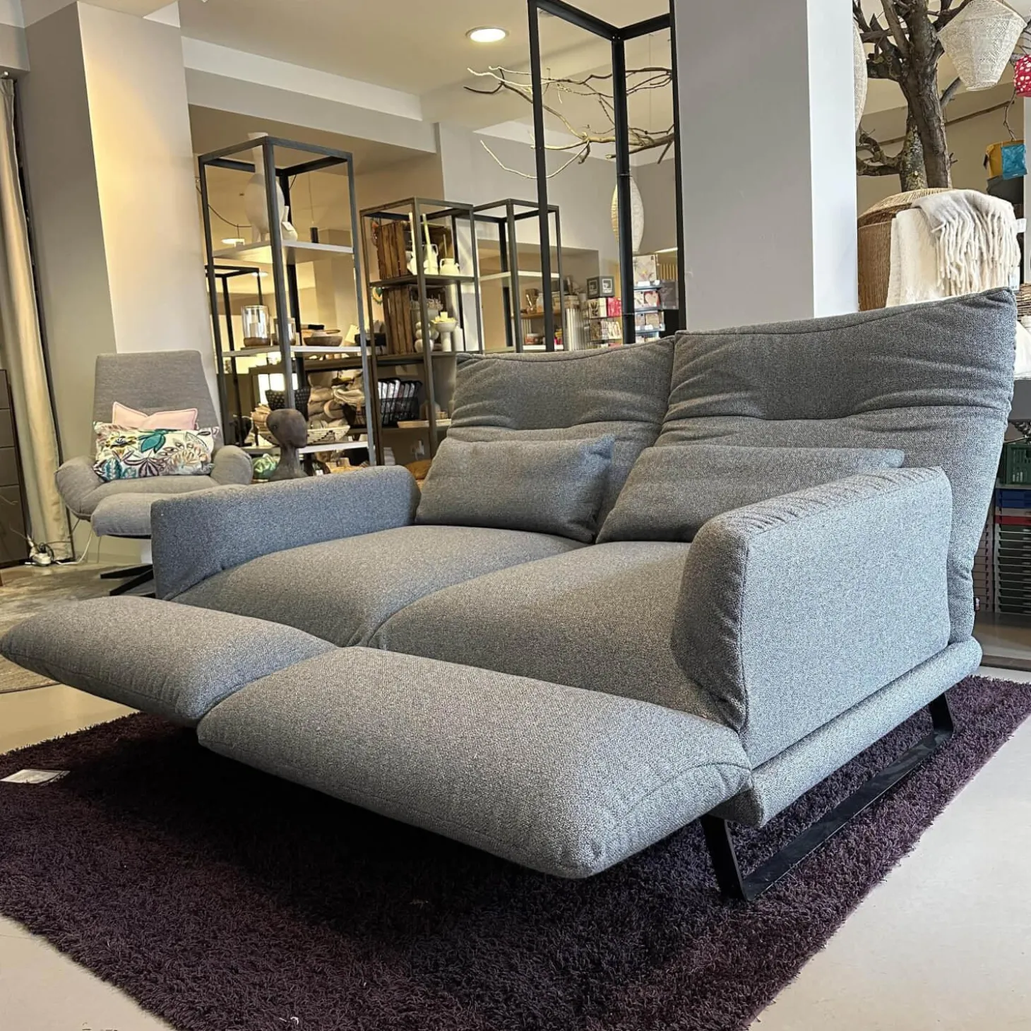 Funktionssofa Clou Bezug Stoff 8 Mara Grau Kufe Metall Matt Schwarz Sitz Drehbar Mit Liegefunktion