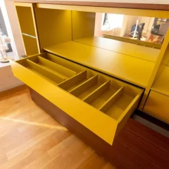 Gallery Low Cupboard Außen Holzfarbe W20 Mongoi Innen Giallo Mustard Rückwand Spiegel Mit Beleuchtun