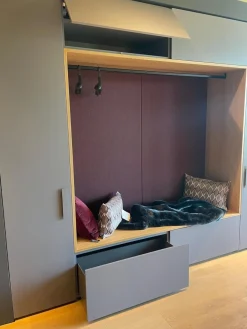 Garderobe Base Change In Eiche Massiv Natur Geölt Sitznische Flintgrau Lackiert Korpus Silbergrau Metallic Lackiert Rückwandbezug Stoff JAB CA1476/012