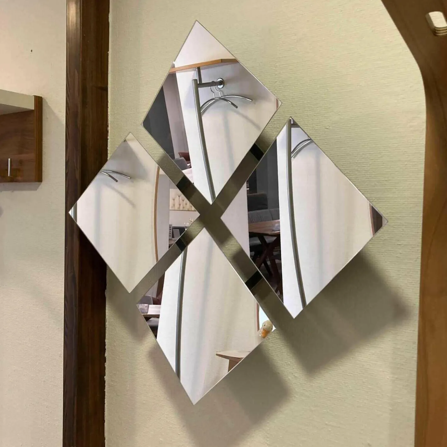 Garderobe Elli Nussbaum Furnier Glattlack Schwarz Paneel Bank Korpus