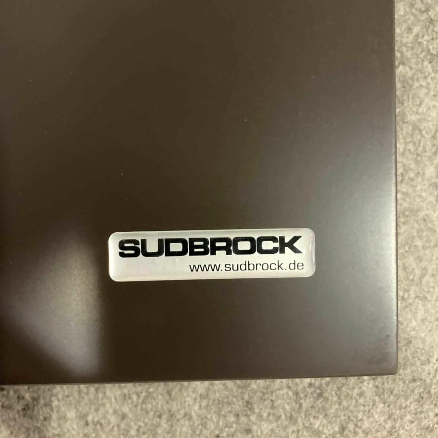 Garderobe Elli Nussbaum Furnier Glattlack Schwarz Paneel Bank Korpus