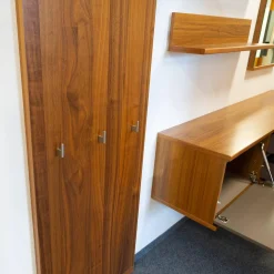 Garderobe Kira 24728 Nussbaum Nova Lack Terra Hochglanz Grau Griffe Metall