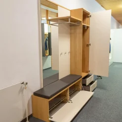 Garderobe Kira Eiche Sand Lack Crema Creme Leder 1 Hermes Bruin Schwarz Grau Griffe Metall