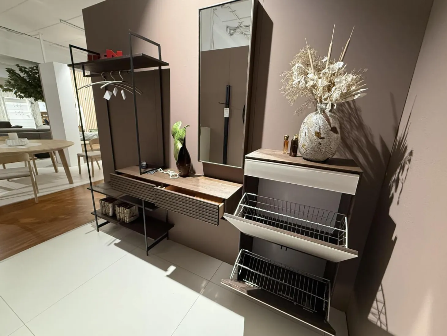 Garderobe Lina Asteiche Gebürstet Tabak Geölt Gestell Metall Schwarz Mit Sichtböden