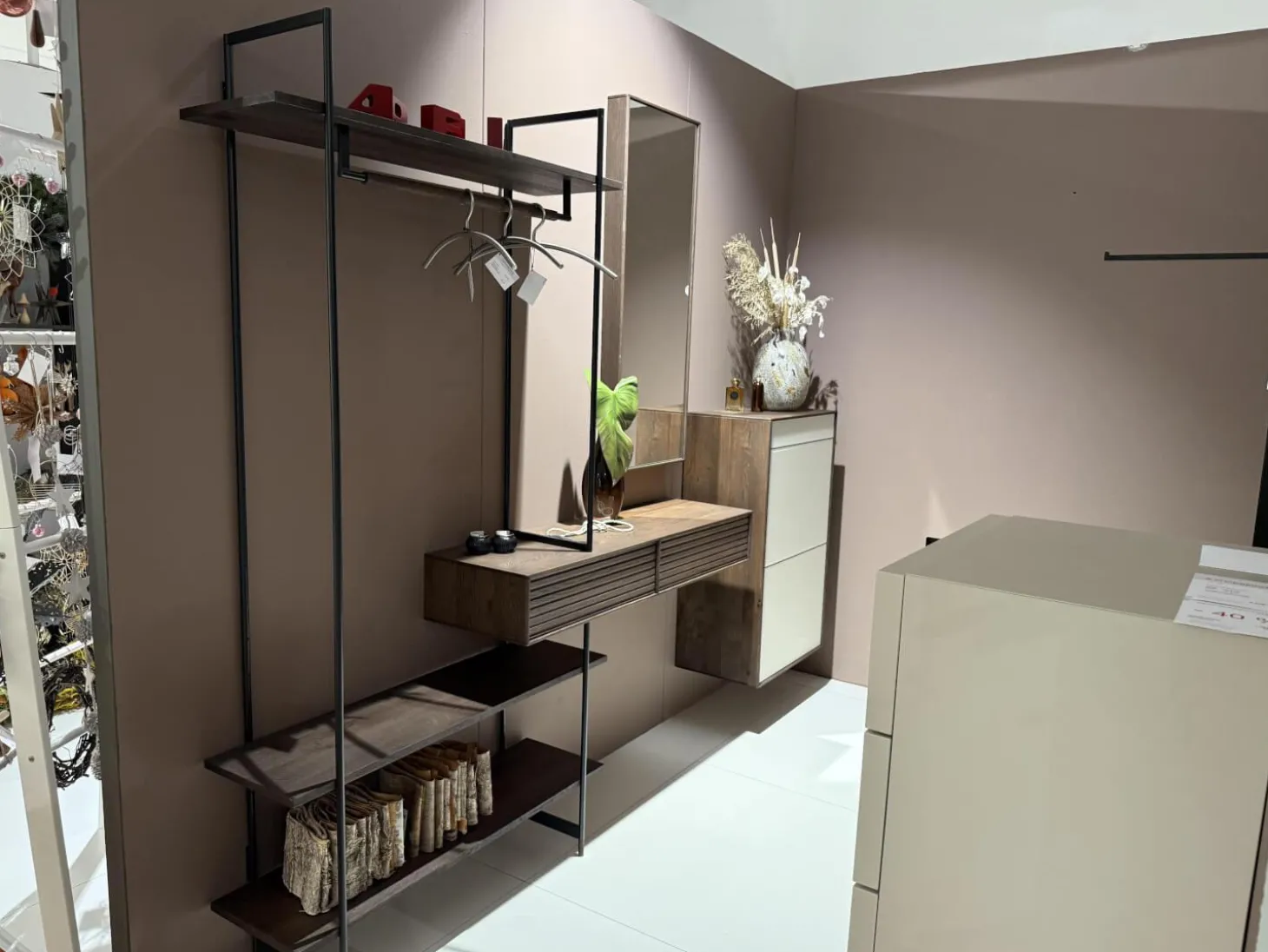 Garderobe Lina Asteiche Gebürstet Tabak Geölt Gestell Metall Schwarz Mit Sichtböden