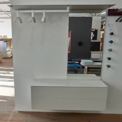 Garderobe S7 Lack Grau-Weiß 27 Inklusive 3 Kleiderbügel