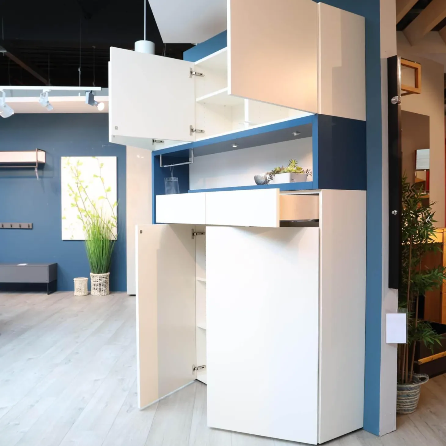 Garderobe Tando Glattlack Blütenweiß Mit Beleuchtung