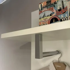 Garderobe Tetrim Lack Reinweiss Rahmen Silberfarbig