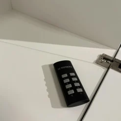 Garderobe Tetrim Lack Reinweiss Rahmen Silberfarbig