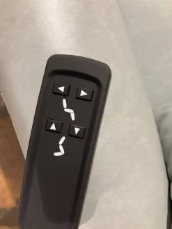 Garnitur 6270 Und 7270 Bezug Leder Longlife Soft 22 Jade Blau Grau Füße Metall Schwarz Inklusive Manuell Ausklappbaren Kopfstützen