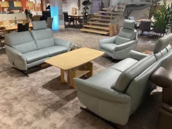 Garnitur 6270 Und 7270 Bezug Leder Longlife Soft 22 Jade Blau Grau Füße Metall Schwarz Inklusive Manuell Ausklappbaren Kopfstützen