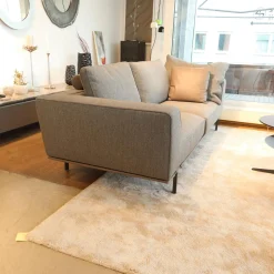 Garnitur Gregor Stoff Kameo K0591 Grau Leder Siria S1221 Tortora Grau Gestell Zinnfarbig Braun Mit Kissen