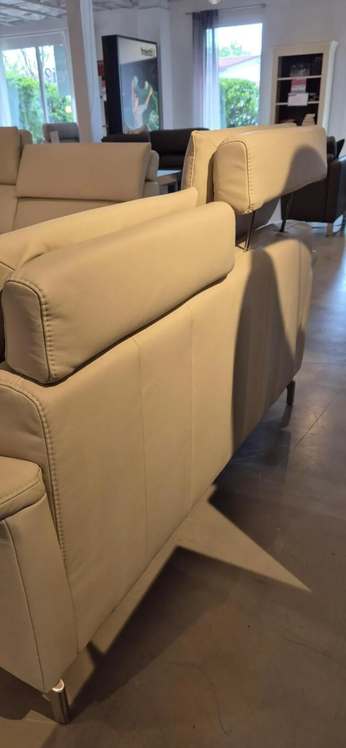 Garnitur Trevi Leder Punch Seidengrau mit Kopfteilverstellung 2 Sofas