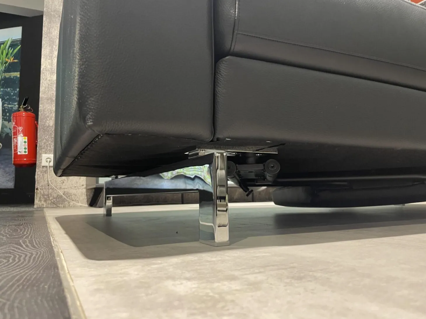 Garnitur Vida Leder 60 500 Schwarz Fuß Spange Glanzchrom