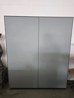 Geschirrschrank Novus Korpus Knorrige Eiche Rustikal Natur Geölt Front Glas Verkehrsgrau Matt Grau