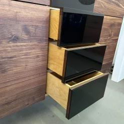 Geschirrschrank Talio Astiger Nussbaum Natur Geölt Glas 9005 Schwarz Glänzend Innen Birke