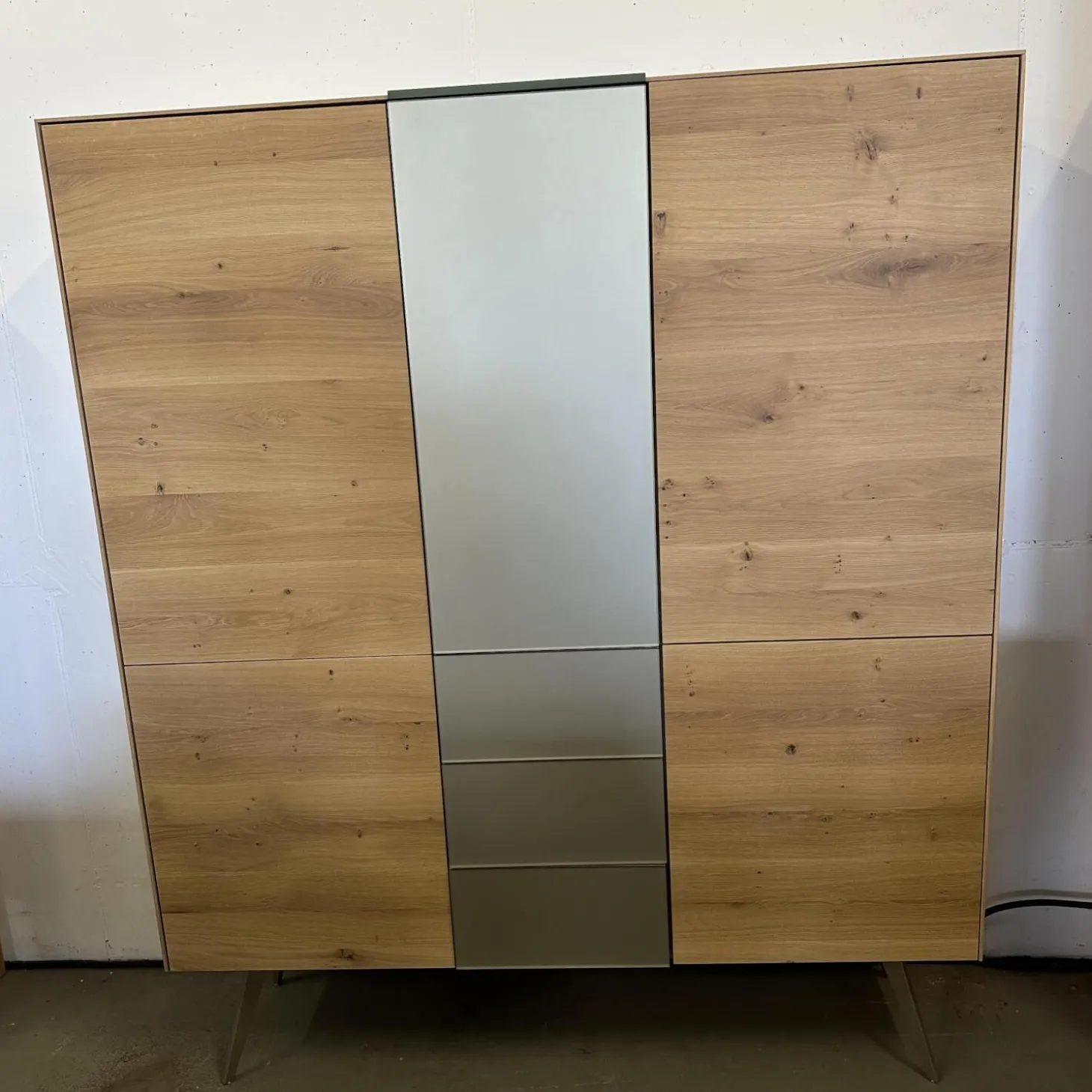 Geschirrschrank Talio Knorrig Eiche Puro Geölt Glas MO 137 Platin Matt Grau