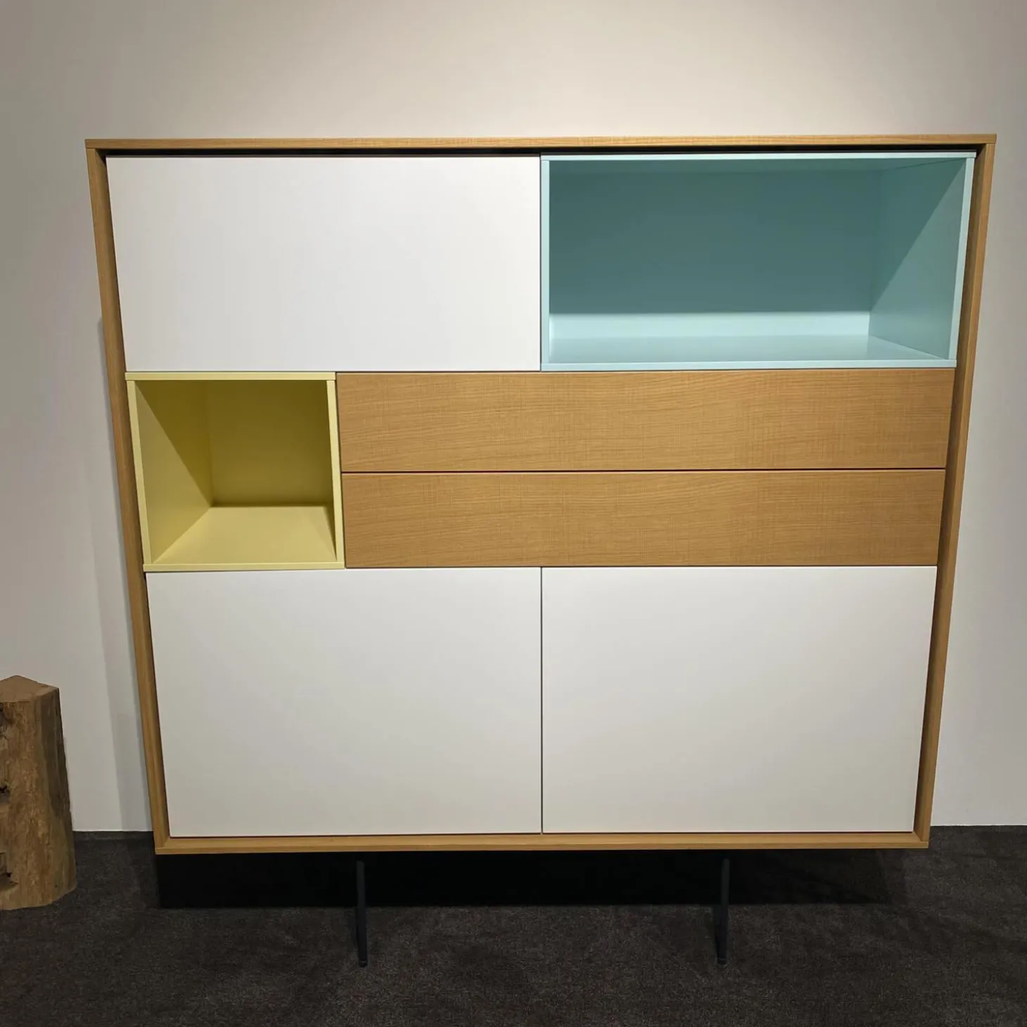 Highboard Aura Eiche Sägegrau Absetzung Weiß Vanille Lichtgrün Fuß Zylinder Graphit Schwarz