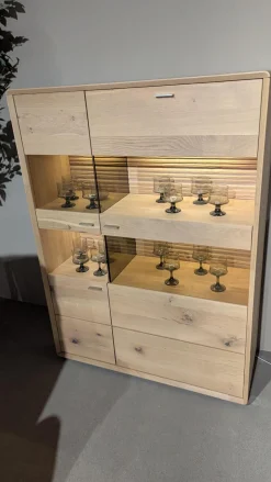 Highboard Cortona Eiche Massiv Mit Beleuchtung