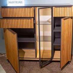 Highboard CRF Stav Asteiche Hell Massiv Geölt Metallkufen Alugriffleisten Schieferschwarz Mit Beleuchtung