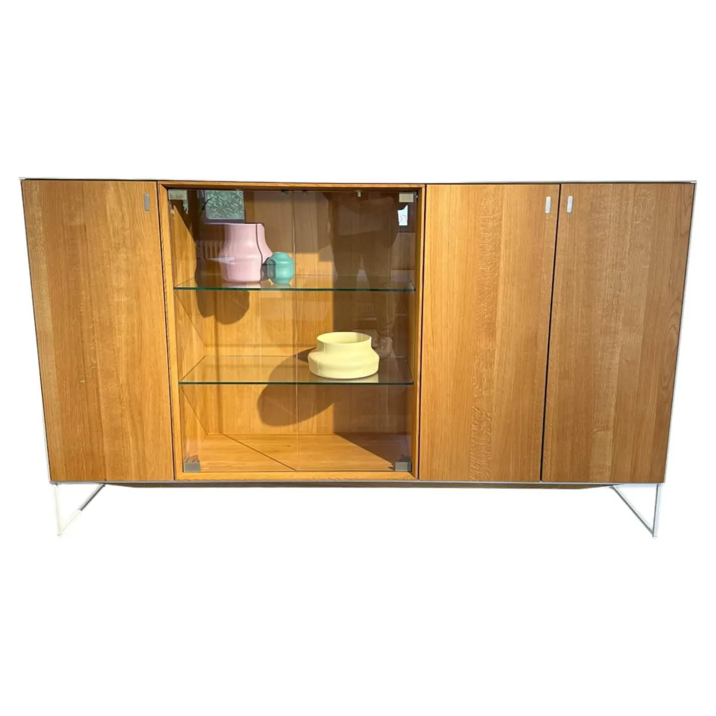 Highboard Cubus Pure Außen Eiche Natur Geölt Innen Buche Metallgestell Schwarz Mit Beleuchtung