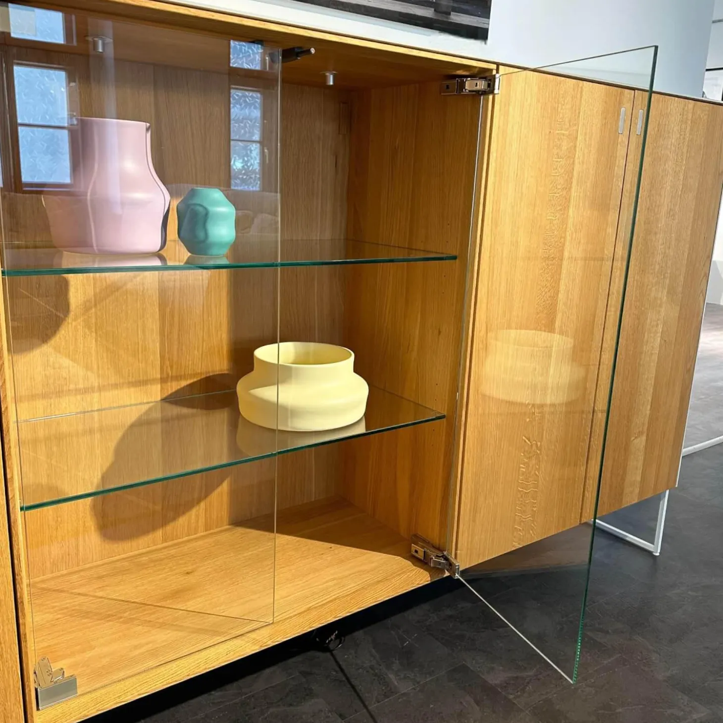 Highboard Cubus Pure Außen Eiche Natur Geölt Innen Buche Metallgestell Schwarz Mit Beleuchtung