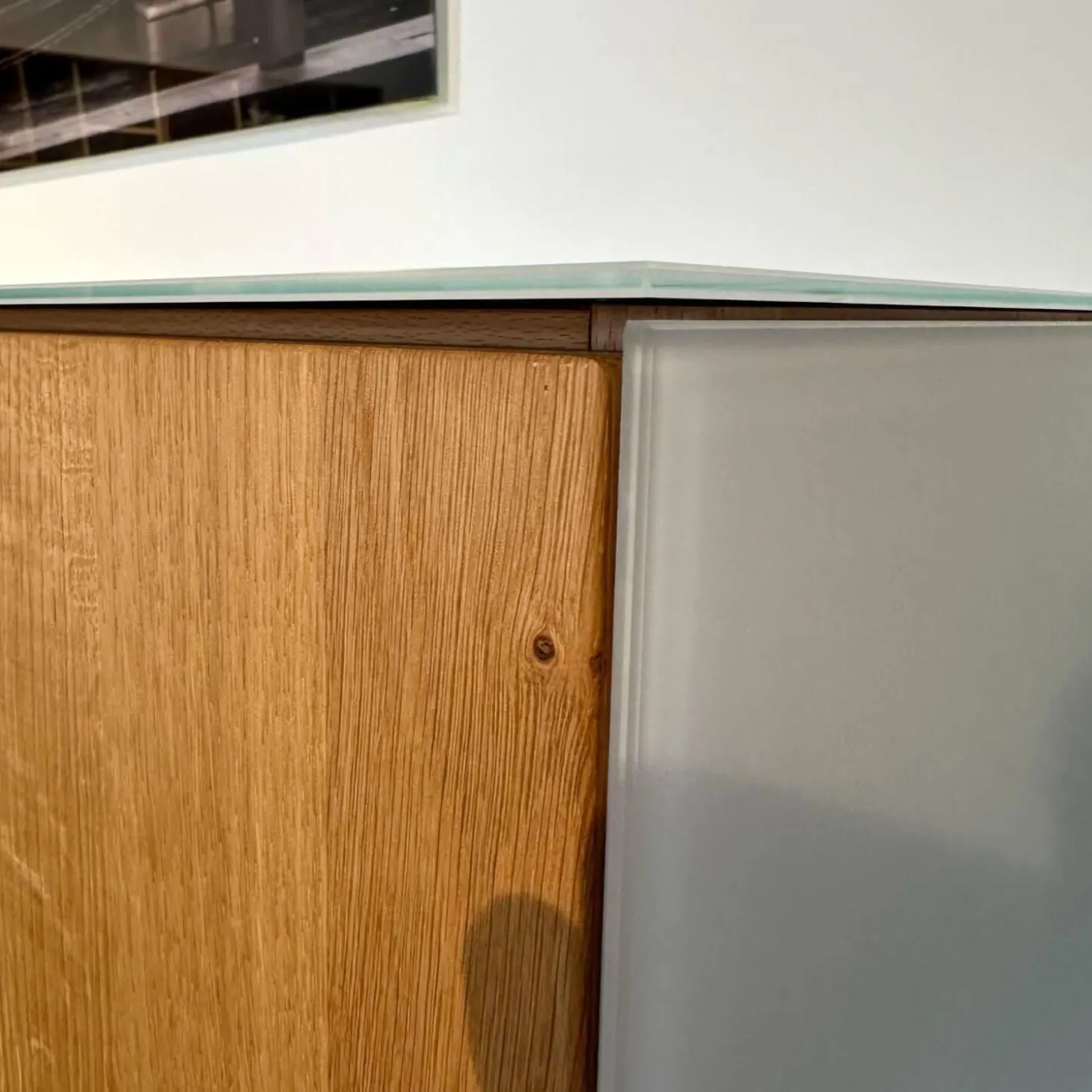 Highboard Cubus Pure Außen Eiche Natur Geölt Innen Buche Metallgestell Schwarz Mit Beleuchtung