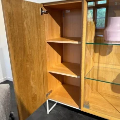 Highboard Cubus Pure Außen Eiche Natur Geölt Innen Buche Metallgestell Schwarz Mit Beleuchtung