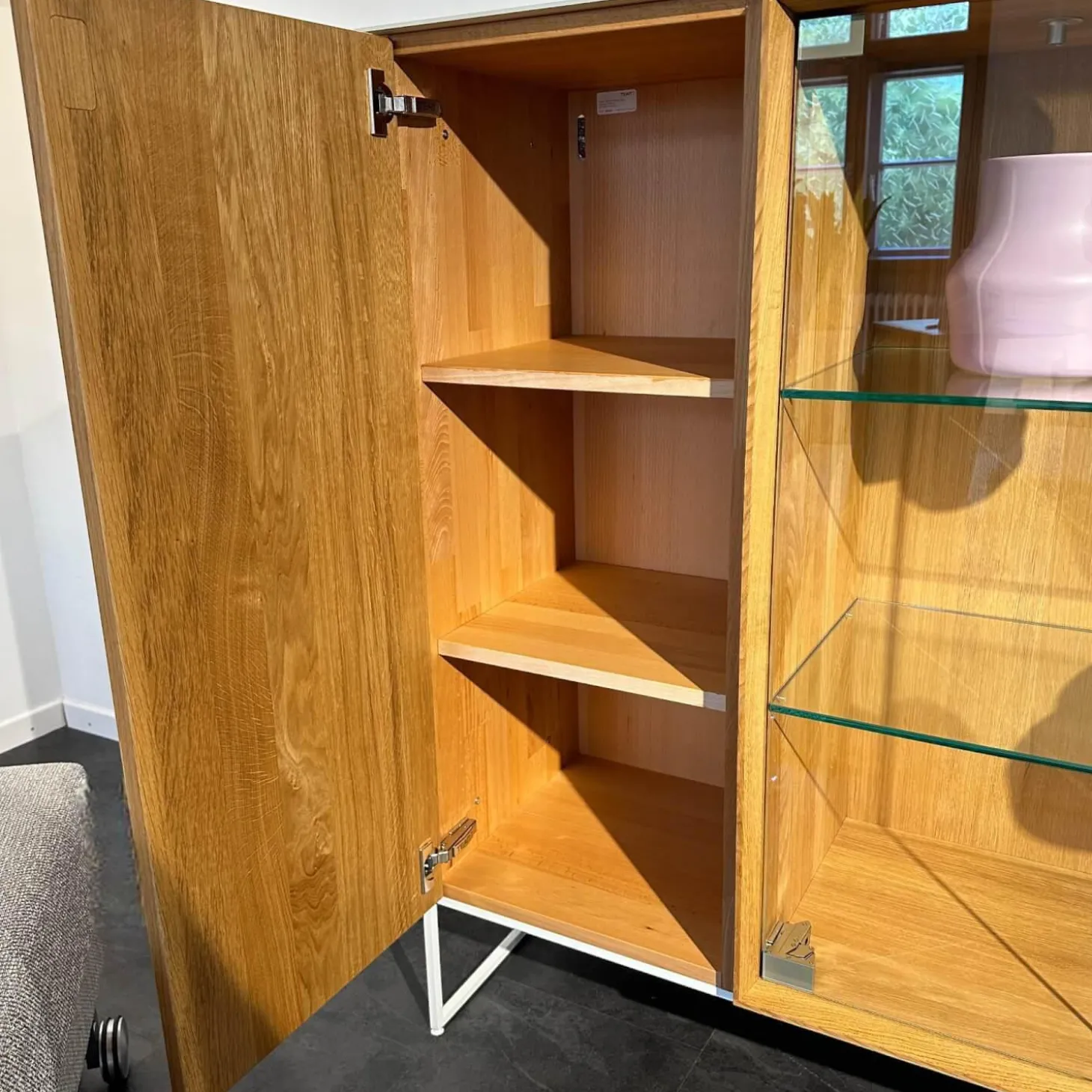 Highboard Cubus Pure Außen Eiche Natur Geölt Innen Buche Metallgestell Schwarz Mit Beleuchtung