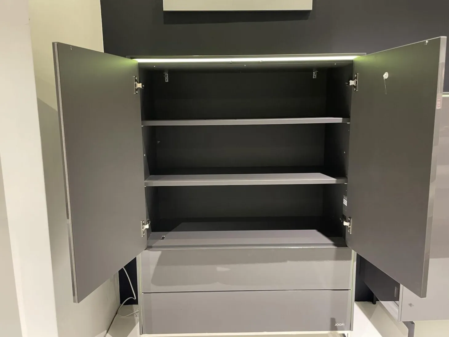 Highboard Gloss Cubic 72182 Front Und Korpus Schiefergrau Grau Hochglanz Kufe Chrome Mit Beleuchtung