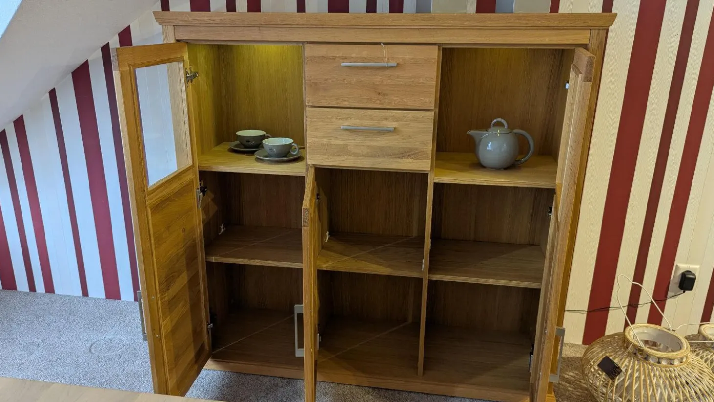 Highboard Homeland Wildeiche Teilmassiv Geölt Korpus Furniert Inklusive LED Beleuchtung