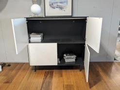 Highboard Nex Pur Box Lack 01 White Weiß Korpus Anthrazit Füße Metall Schwarz