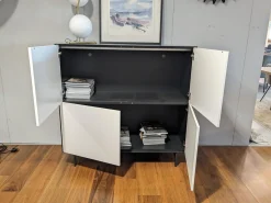 Highboard Nex Pur Box Lack 01 White Weiß Korpus Anthrazit Füße Metall Schwarz