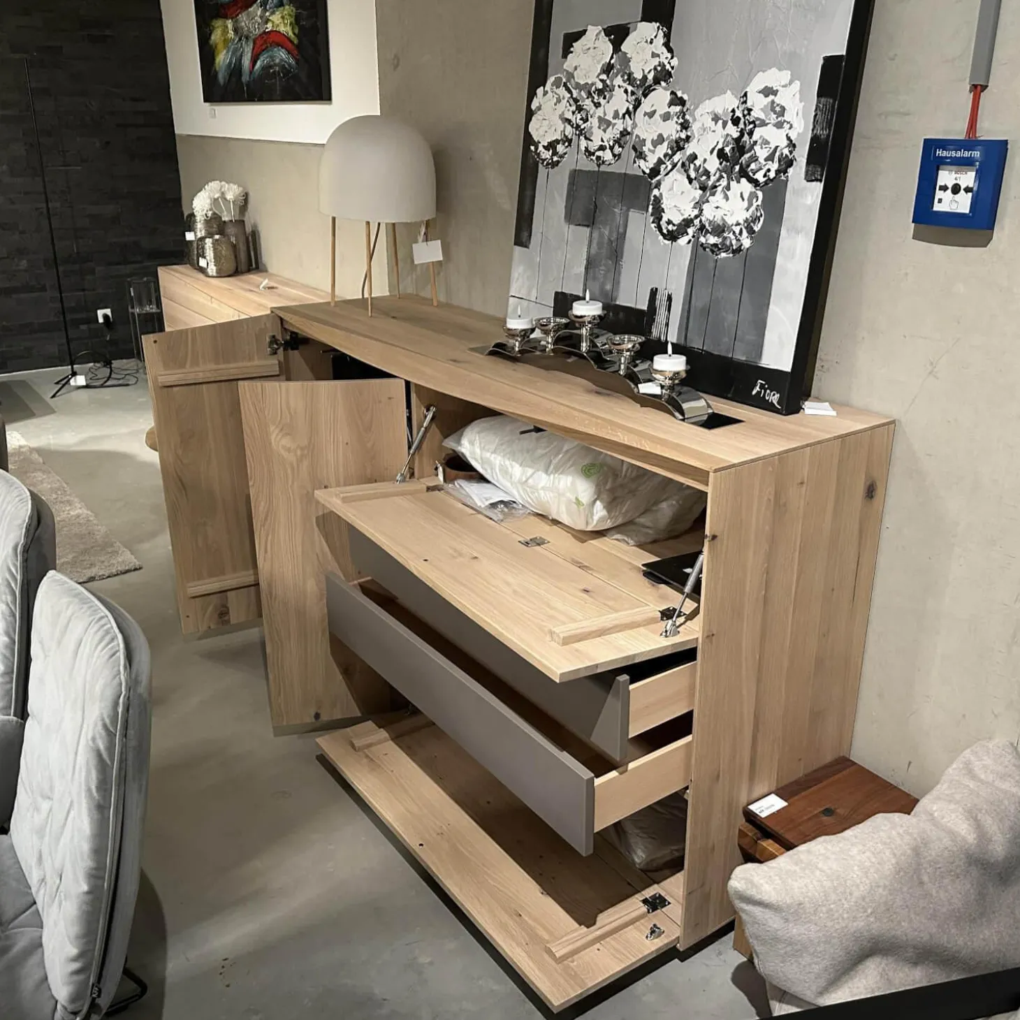 Highboard Puro Wave W40 Massivholz Eiche Absetzung MDF Steingrau Lackiert