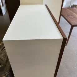 Highboard Schrank Tratum Klein Knorrige Eiche Natur Geölt Glas 9010 Weiß Matt Mit Lamellenfronten