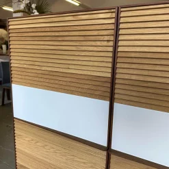 Highboard Schrank Tratum Klein Knorrige Eiche Natur Geölt Glas 9010 Weiß Matt Mit Lamellenfronten