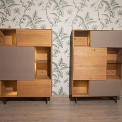 Highboard Set Puro Syle 460 Asteiche Gebürstet Barrique Geölt Farbglas Steingrau Sockel Metallrahmen Schwarz Inklusive LED Beleuchtung Ohne Links Highboard