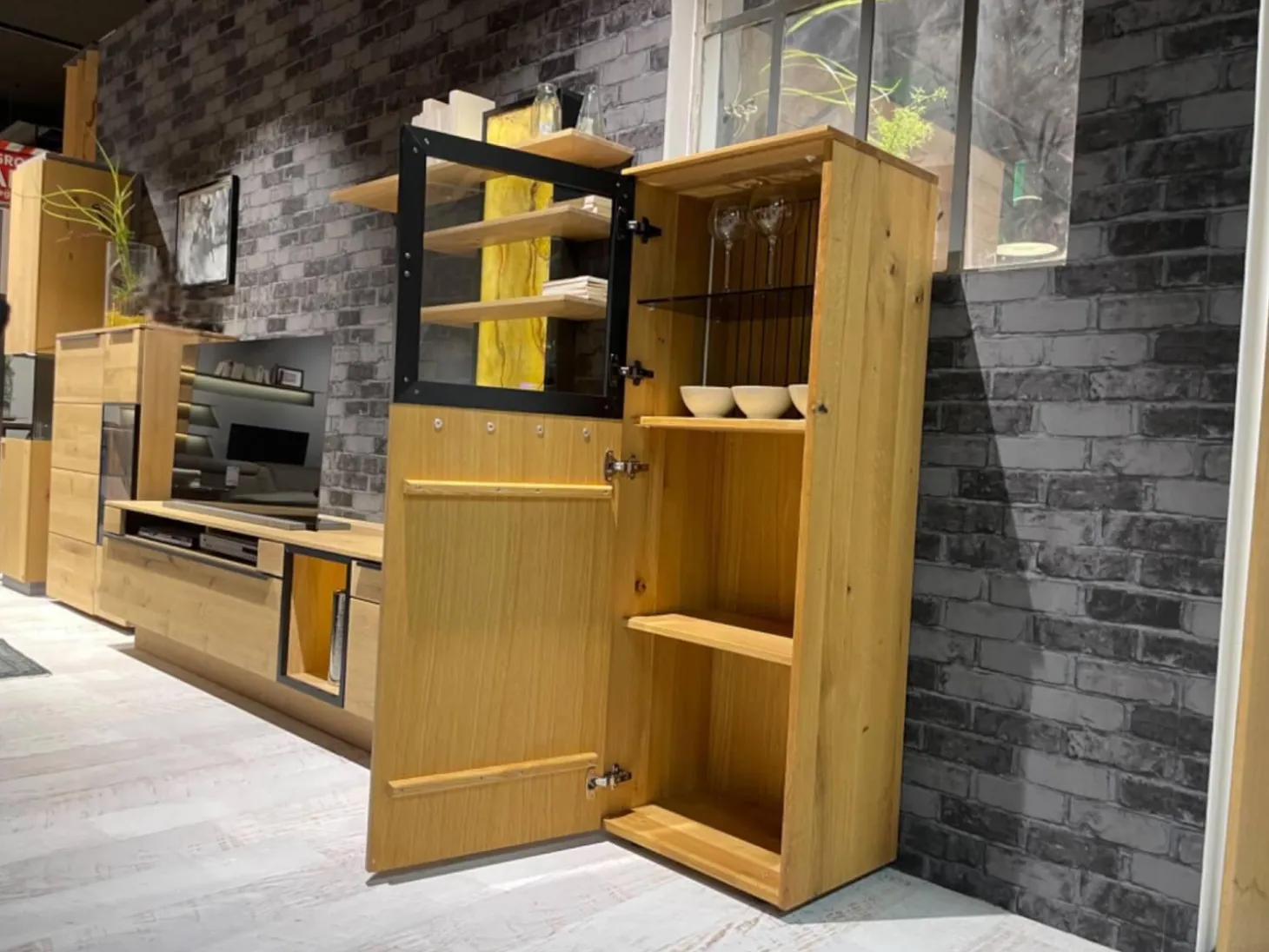 Highboard WK 490 Baristo 180180 Asteiche Massiv Natur 2502 Belassen Geölt Mit LED Beleuchtung