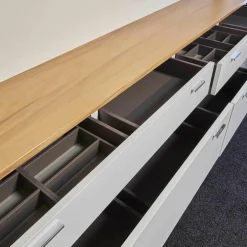 Hängesideboard Lack Weiß Kernbuche Mit Wandboard Chrom Glänzend