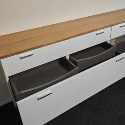 Hängesideboard Lack Weiß Kernbuche Mit Wandboard Chrom Glänzend