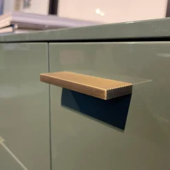 Hängesideboard LT40 Lack Ruta 231 Grün mit Schubkästen und Türen