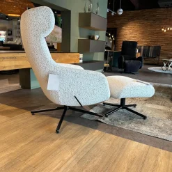 Hochlehnsessel Viktor Stoff 6450 49 Weiß Grau Gestell Kreuzfuß Metall Schwarz Pulverbeschichtet Mit Hocker