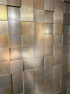 Hochschrank Shape 30 Collector Front Dark Beauty Quadrat Messing Brüniert Korpus Eiche Anthrazit Matt Lackiert Mit Beleuchtung