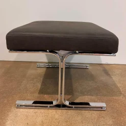 Hocker Berlin Chair Leder Vintage 65 1410 Cigar Schwarz Gestell Profilstahl Hochglanz Verchromt