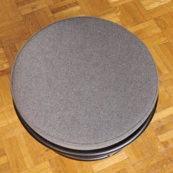 Hocker Drop 079100 Bezug Stoff 7205 Torf Braun Gestell M20 Schwarz Lack