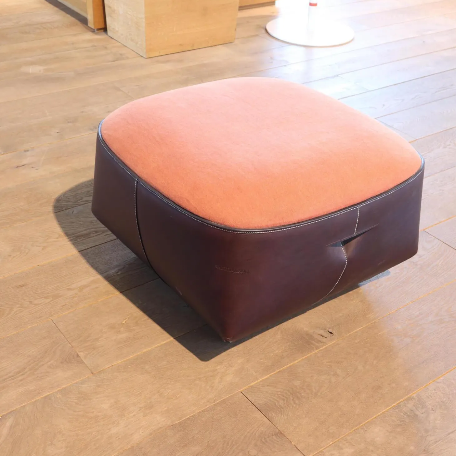 Hocker Isanka Korpus Bezug Leder Saddle Coffee Sitzfläche Bezug Stoff Lino 7710 Crimson
