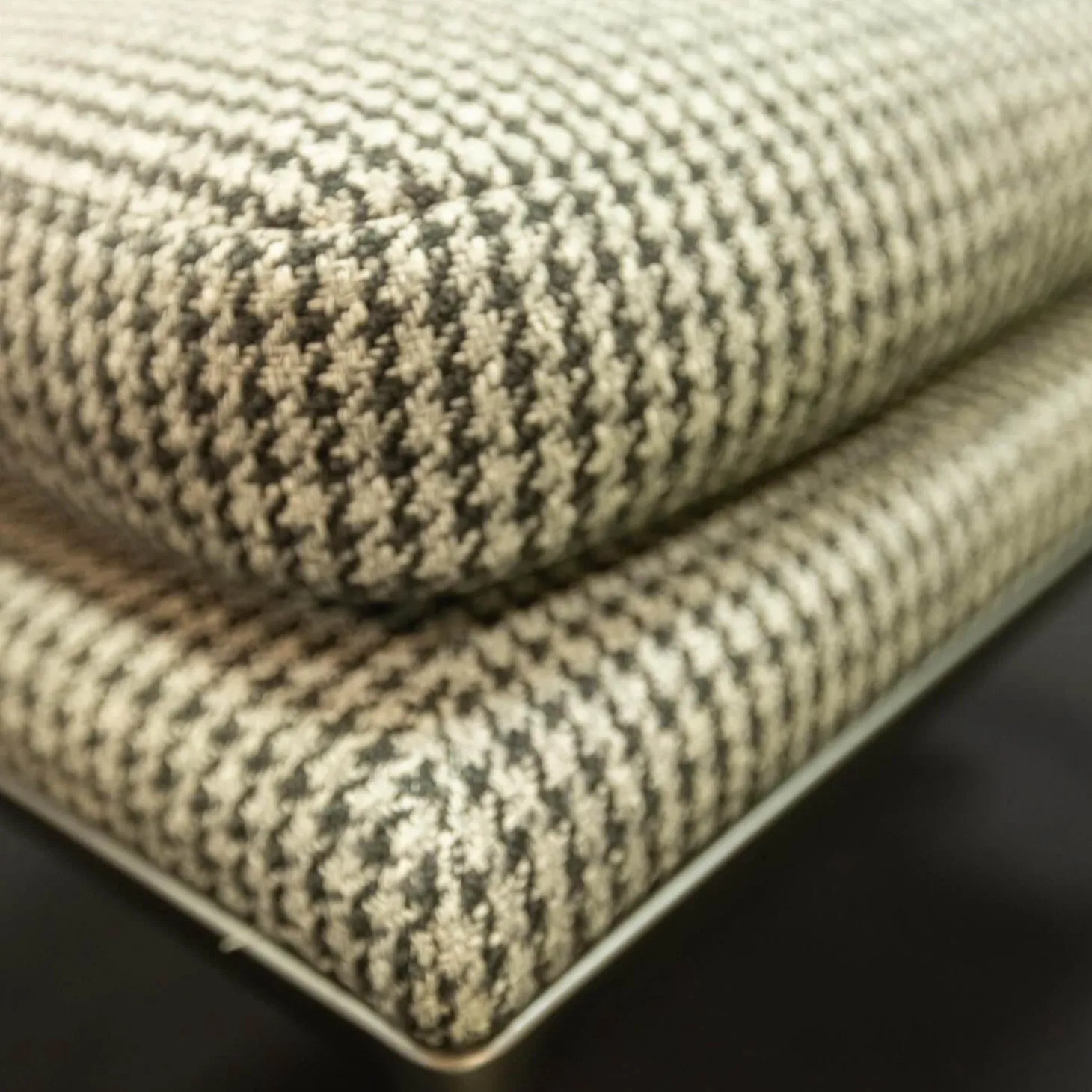 Hocker Mirto Stoff Super Scozia Füße Hartzinnfarben Lackiert