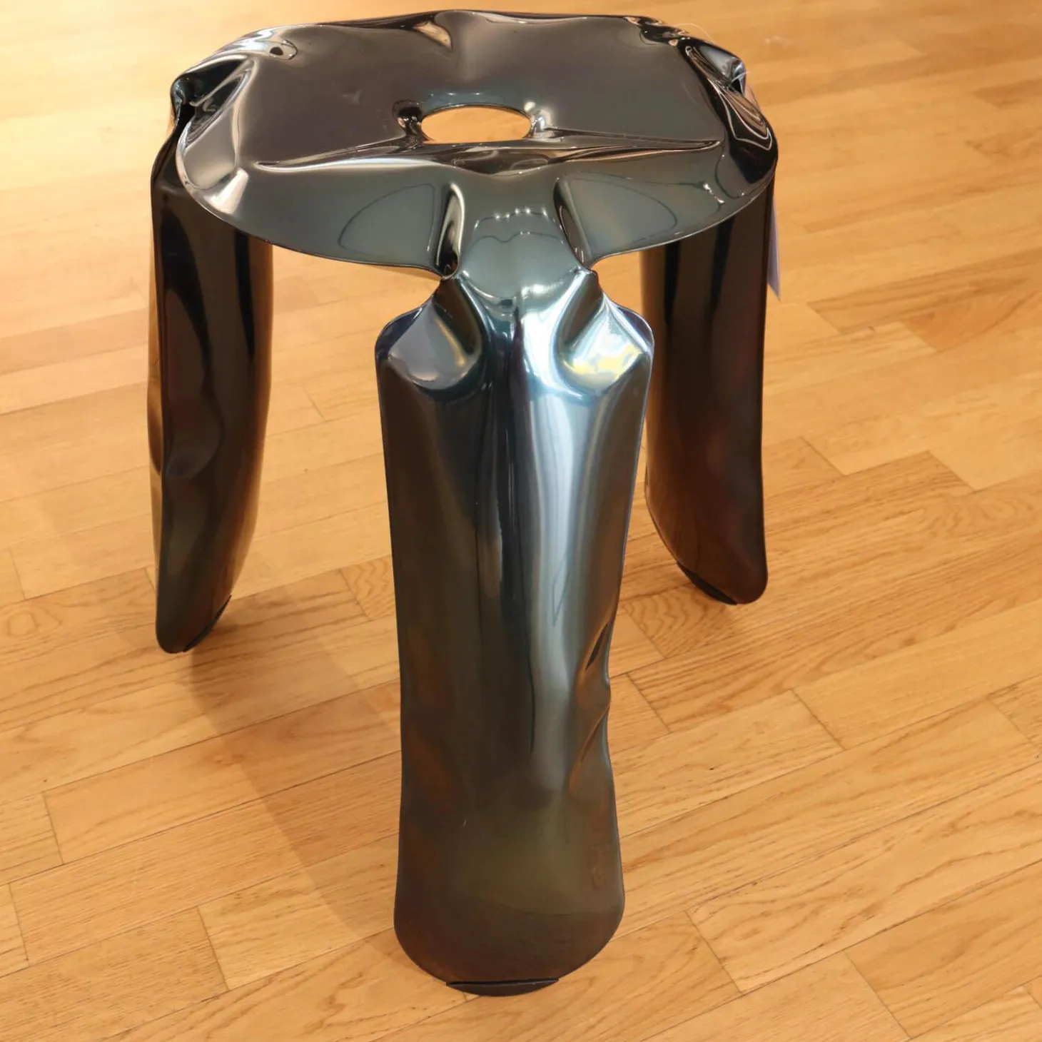 Hocker Plopp Rostfreier Stahl Cosmic Blue Schwarz