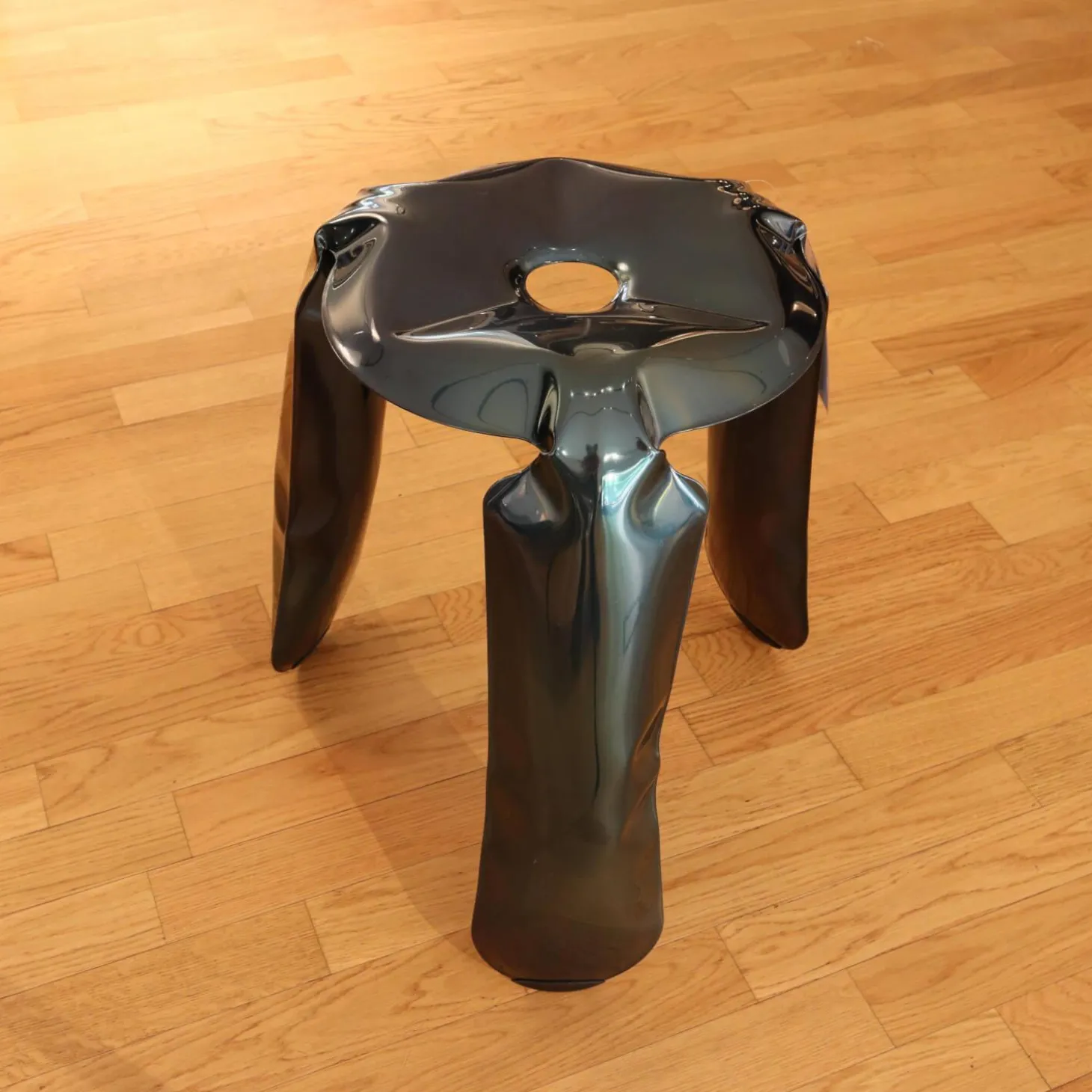 Hocker Plopp Rostfreier Stahl Cosmic Blue Schwarz